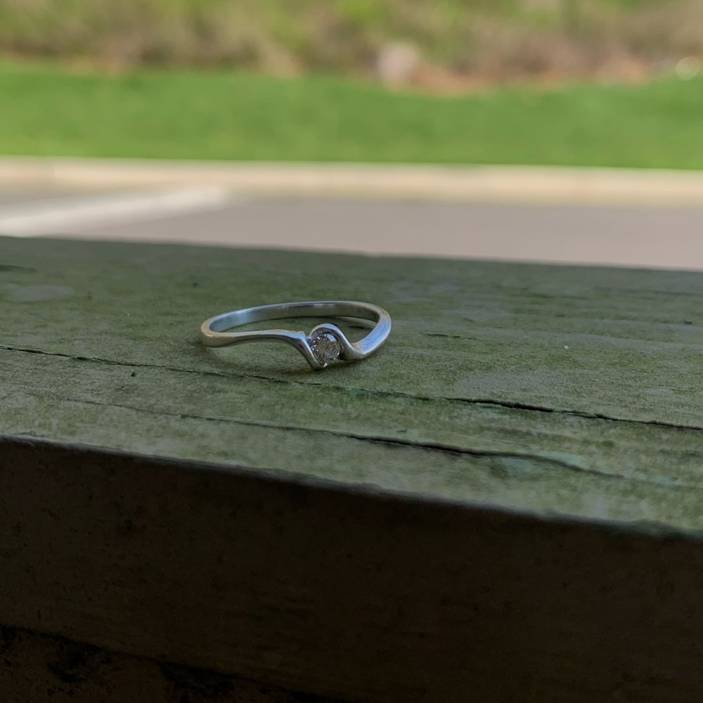 10k White Gold Sirena Ring